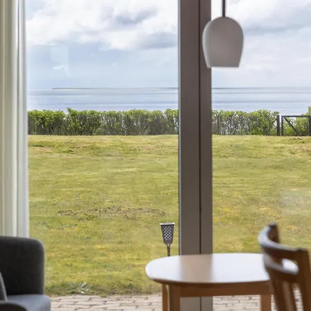 بيت للعطل 2 Bedroom Amazing In V *